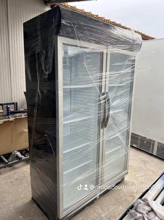 Vitrină frigorifică verticală dublă, 200cm înălțime, 120cm lungime, 55cm adâncime